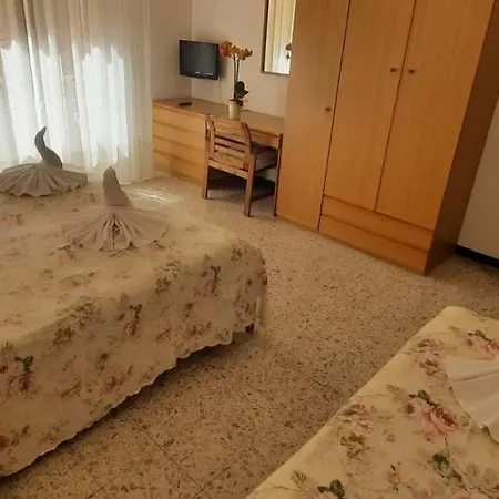 Hotel Dora 3*