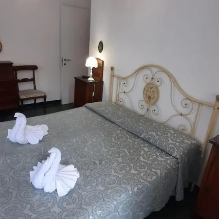 Dora Hotel 3*