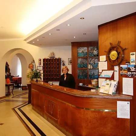 Hotel Dora