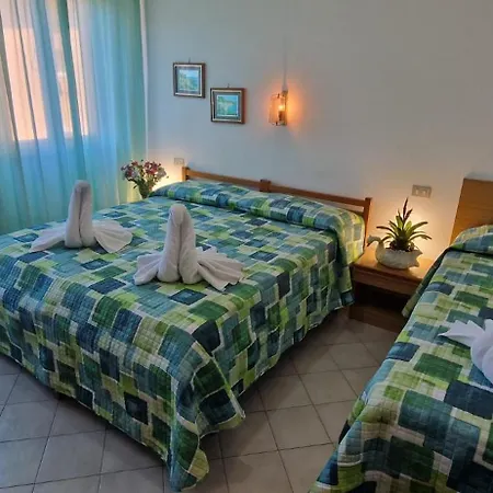 Hotel Dora 3*
