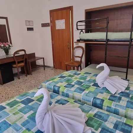 Dora Hotel 3*