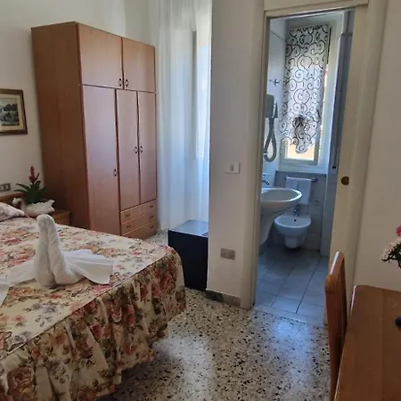 Hotel Dora 3*