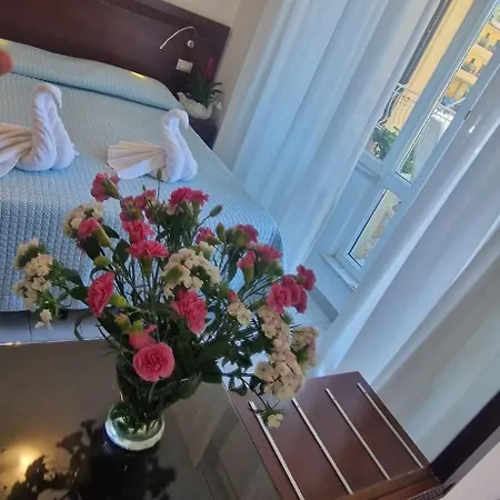 Dora Hotel 3*