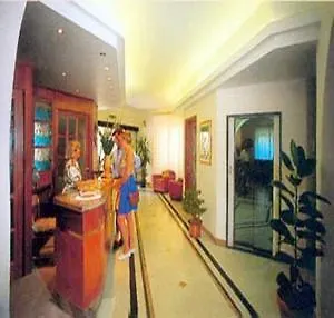 Hotel Dora