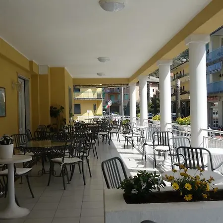 Dora Hotel