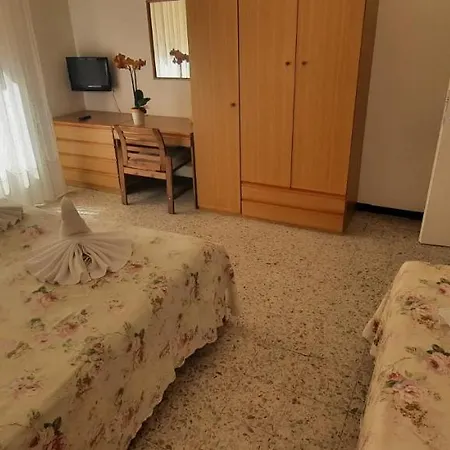 Ξενοδοχείο Dora