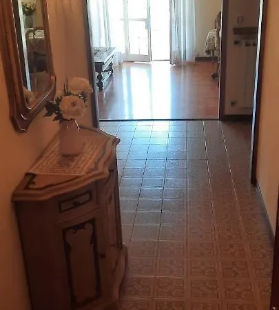 Dora Otel
