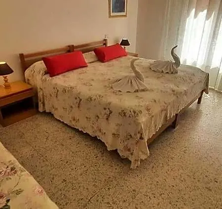 Dora Otel